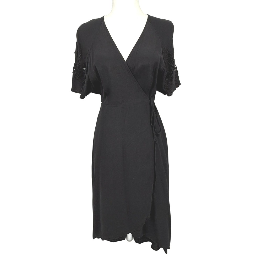 ASTR the Label Wrap Dress Womens Medium Black Lace Sleeve High Low ALD42075